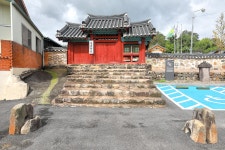 국가유산채널 > 참여 > 자료실 > 사진 자료 > 상세보기: [박준규 작가와 함께하는 사진전] 곡성 옥과향교, 제호정 고택 국가유산채널