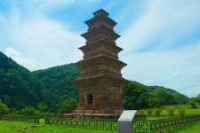 국가유산채널 > 참여 > 자료실 > 사진 자료 > 상세보기: 영양 산해리 오층모전석탑(英陽 山海里 五層模塼石塔, 국보 제187호) 국가유산채널