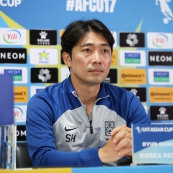 변성환 U-17 감독 “A대표 멤버들과 연습경기로 자신감 얻어” - 국내축구 - 플레이어스