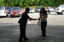 전국공무원노동조합 강원지역본부 동해시지부 출근선전전(9.8) - 소식지 어깨걸고-62 배부