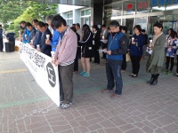 전국공무원노동조합 강원지역본부 동해시지부 제66차 해직자 원직복직을 위한 촛불문화제 (2014.04.24/시청현관)