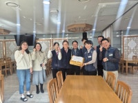 전국공무원노동조합 경기지역본부 경기도청지부 도의회 구내식당 감사떡 전달