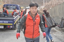전국공무원노동조합 부산지역본부 사하구지부 연탄은행 후원과 봉사했던 사진입니다.^^
