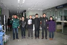 전국공무원노동조합 서울지역본부 성북구지부 아침선전전 - 제39호 공무원U신문 배부