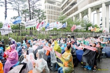 한국노총부산시지역본부사하 | 전국공무원노동조합 부산지역본부 사하구지부 최저임금 대폭인상 민주노총 결의대회