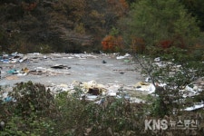 [단독] 쓰레기매립장으로 변한 제천 송학 자연장지...흉가 방불 부작용 속출 - KNS뉴스통신 [단독] 쓰레기매립장으로 변한 제천 송학 자연장지...... 