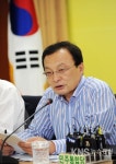 [포토뉴스] 민주통합당 최고위원회의에서 발언하는 이해찬 - KNS뉴스통신 [포토뉴스] 민주통합당 최고위원회의에서 발언하는 이해찬