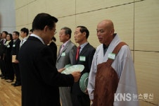 남미륵사 법흥 스님, 전라남도 숨은 의인에 선정 - KNS뉴스통신 남미륵사 법흥 스님, 전라남도 숨은 의인에 선정