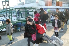 내 고향은 섬마을...인천 부두의 귀향길 - KNS뉴스통신 내 고향은 섬마을...인천 부두의 귀향길