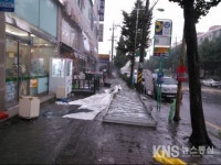 [포토]-인천시 가좌동 건지공원 인근, 간판 떨어져 길가던 시민 4명 부상 - KNS뉴스통신 [포토]-인천시 가좌동 건지공원 인근, 간판 떨어져... 