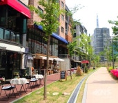 수원 광교카페거리, 파니니전문 브런치카페 ‘퀸즈브라운’연말 데이트 장소 - KNS뉴스통신 수원 광교카페거리, 파니니전문 브런치카페... 
