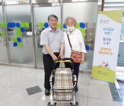 평택시 팽성노인복지관, 인천국제공항공사 실버카 전달 - KNS뉴스통신 평택시 팽성노인복지관, 인천국제공항공사 실버카 전달