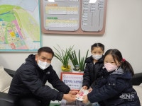 하남 시립행복모아어린이집, 미사2동에 이웃돕기성금 기탁 - KNS뉴스통신 하남 시립행복모아어린이집, 미사2동에 이웃돕기성금 기탁