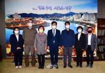 울산 중구, 태화종합시장 상인회 임원진, ‘아케이드’ 53m 추가 설치 ... - KNS뉴스통신 울산 중구, 태화종합시장 상인회 임원진... 