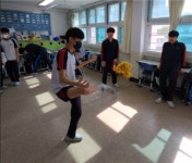 뉴노멀 체육대회로 태풍 힌남노를 이겨낸 부산의 서면중학교! - KNS뉴스통신 뉴노멀 체육대회로 태풍 힌남노를 이겨낸  부산의 서면중학교!