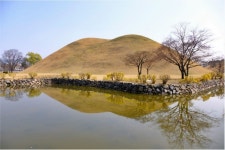 롯데자판기 경주여고점 | [포토] 봄날의 경주 수학여행-1, 대릉원 외 - KNS뉴스통신 [포토] 봄날의 경주 수학여행-1, 대릉원 외