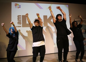 문화원 활동 - 영국 한류 팬들 한자리에 모이다 | 한국문화홍보서비스 영국 한류 팬들 한자리에 모이다