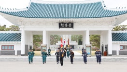 코리아넷뉴스 - [사진으로 보는 한국] 국립서울현충원에서 만나는 군 의장행사 | 문화체육관광부 한국문화원 [사진으로 보는 한국]... 