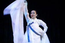 활동 - 다민족 아티스트 교류를 통한 화합의 콘서트 성황리 개최 | 문화체육관광부 한국문화원 다민족 아티스트 교류를 통한 화합의 콘서트... 