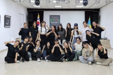 활동 - 2025 K-POP 아카데미 – 중급 댄스 강좌 성료 | 국제문화홍보정책실 2025 K-POP 아카데미 – 중급 댄스 강좌 성료 