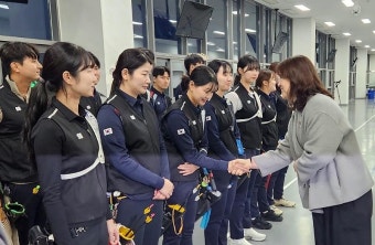 장미란 문체부 차관, 2024 파리 올림픽·패럴림픽 선수단 격려