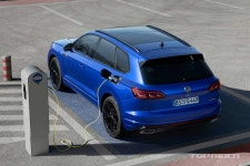 폭스바겐 투아렉 R, 462마력 하이브리드 SUV