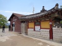瞻星台(チョムソンデ)｜慶州中心部(歴史遺跡地区)(慶州)の観光スポット｜韓国旅行「コネスト」 瞻星台(チョムソンデ)｜慶州中心部... 