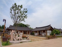 慶州校村マウル｜慶州中心部(歴史遺跡地区)(慶州)の観光スポット｜韓国旅行「コネスト」 慶州校村マウル｜慶州中心部(歴史遺跡地区)(慶州)... 