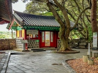 三姓穴｜旧済州(済州島)の観光スポット｜韓国旅行「コネスト」 三姓穴｜旧済州(済州島)の観光スポット
