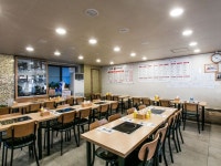 弘大タッカンマリ｜弘大(ソウル)のグルメ・レストラン｜韓国旅行「コネスト」 弘大タッカンマリ｜弘大(ソウル)のグルメ・レストラン