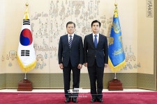 신임 대사 신임장 수여식 - 사진 | 멀티미디어 | 대한민국 정책브리핑 신임 대사 신임장 수여식