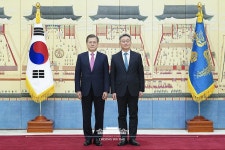 신임 대사 신임장 수여식 - 사진 | 멀티미디어 | 대한민국 정책브리핑 신임 대사 신임장 수여식