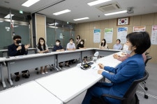 한화진 환경부장관, 온실가스종합정보센터 직원들과 간담회 - 사진 | 멀티미디어 | 대한민국 정책브리핑 한화진 환경부장관... 