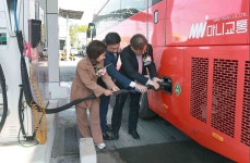 수소버스 인도식 및 인천 수소생산기지 준공식 - 사진 | 멀티미디어 | 대한민국 정책브리핑 수소버스 인도식 및 인천 수소생산기지 준공식
