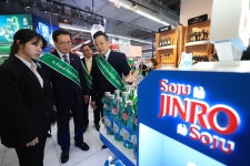 정황근 농식품부 장관, 케이푸드(K-Food) 페스티벌·대형마트 연계... 농식품부 장관, 케이푸드(K-Food) 페스티벌·대형마트 연계 판매촉진 행사 참석