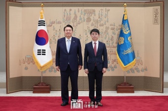신임 차관(급) 임명장 수여식 - 사진 | 멀티미디어 | 대한민국 정책브리핑 신임 차관(급) 임명장 수여식