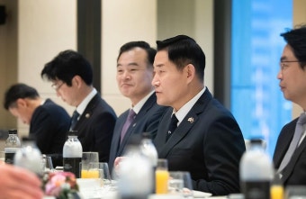 신원식 국방부 장관, ‘한-호주 국방장관 조찬회동’ 참석 - 사진 | 멀티미디어 | 대한민국 정책브리핑 신원식 국방부 장관, ‘한-호주 국방장관...