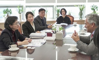 질병청-모더나, 신종 감염병 대비 협력을 위한 면담 - 사진 | 멀티미디어 | 대한민국 정책브리핑 질병청-모더나, 신종 감염병 대비 협력을 위한 면담