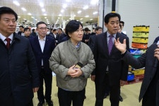 송미령 농식품부 장관, 충남 부여 시설농가 및 금산 만인산농협 농산물 산지유통센터(APC) 방문 - 사진 | 멀티미디어 | 대한민국 정책브리핑... 