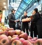 김홍균 외교부 1차관, 설 명절 맞아 망원동 월드컵 전통시장 방문 - 사진 | 멀티미디어 | 대한민국 정책브리핑 김홍균 외교부 1차관, 설 명절 맞아... 