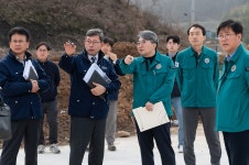 유희동 기상청장, 충남 홍성 산불 피해 현장 방문 - 사진 | 멀티미디어 | 대한민국 정책브리핑 유희동 기상청장, 충남 홍성 산불 피해 현장 방문