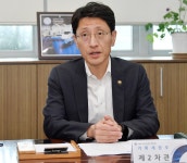 김윤상 기재부 차관, 우주항공청 임시청사 및 우주항공기업(KAI) 현장방문 - 사진 | 멀티미디어 | 대한민국 정책브리핑 김윤상 기재부 차관... 