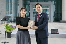 대전문화예술지킴이 사회적협동조합의 추모 버스킹 - 사진 | 멀티미디어 | 대한민국 정책브리핑 대전문화예술지킴이 사회적협동조합의 추모 버스킹