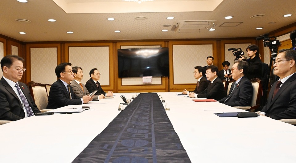 최상목 부총리, 일과 가정 양립 정책 강화 담화로 AI산업 선도국 도약 흐름In공지능 3대 강국으로 야심있게 견인