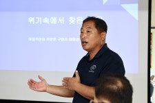 마을태양광 발전소 방문…농업인들 의견 청취 - 사진 | 멀티미디어 | 대한민국 정책브리핑 마을태양광 발전소 방문…농업인들 의견 청취