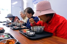 콩나물국밥의 사연 - 오피니언 | 뉴스 | 대한민국 정책브리핑 콩나물국밥의 사연 