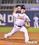 [속보] '두산도 날벼락' 마무리 김택연, 어깨 부상→1군 말소...3주 후 재검진 