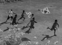 한국영상자료원 [보도자료]한국영상자료원, 한국전쟁 시기 제작 영화 <낙동강> 발굴 영상과 음향 유실 없는 현존 유일 완전판 - 한국영상자료원