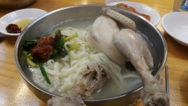 닭두마리칼국수?