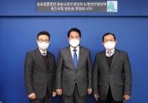 [경기지부]백군기 용인시장과 지역현안 등 논의 홈 > 공단소개 > 공단소개 > 지역별 경영활동 [경기지부]백군기 용인시장과 지역현안 등 논의